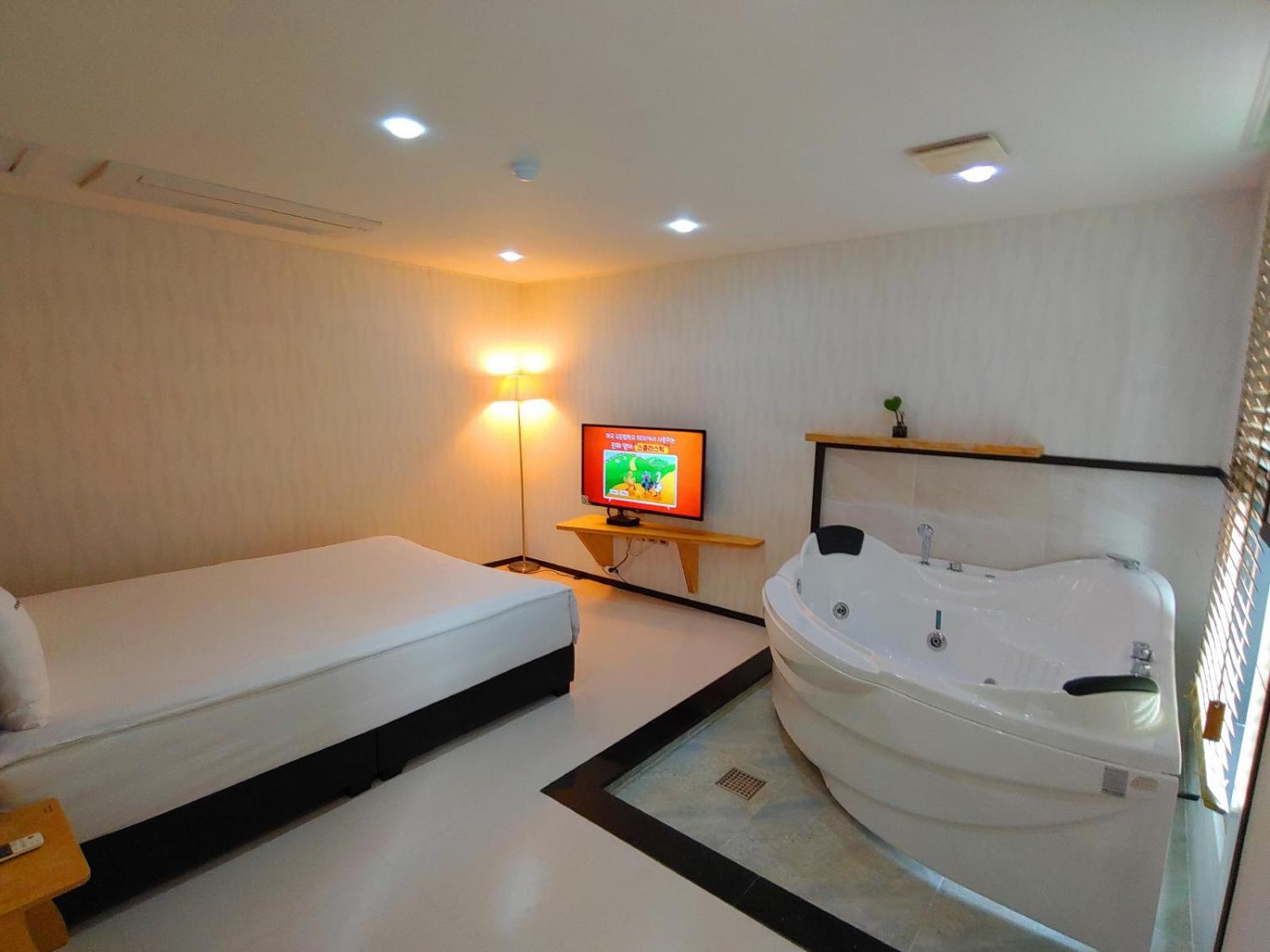 Hotel Rhangju Seogwipo Esterno foto
