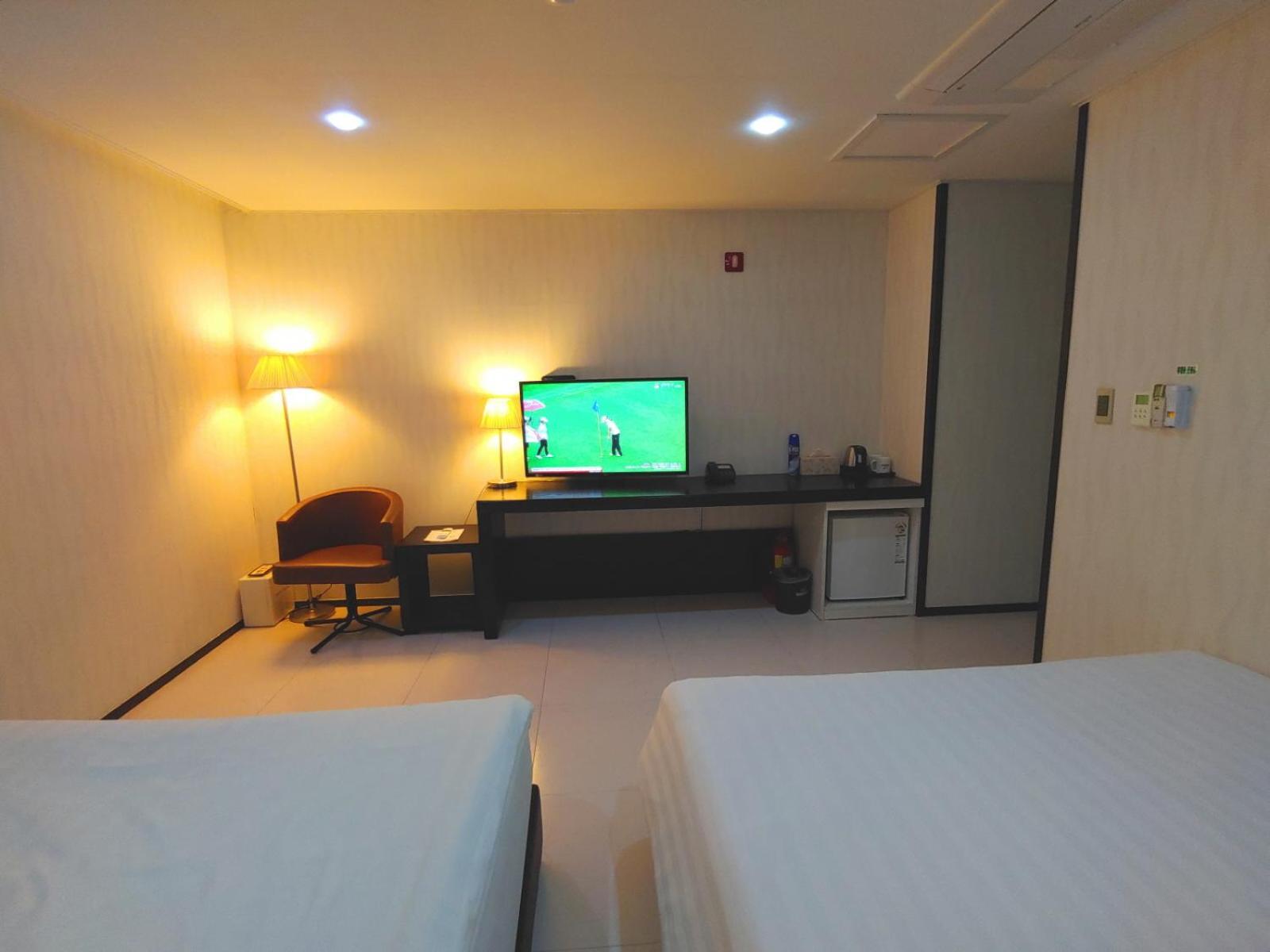 Hotel Rhangju Seogwipo Esterno foto