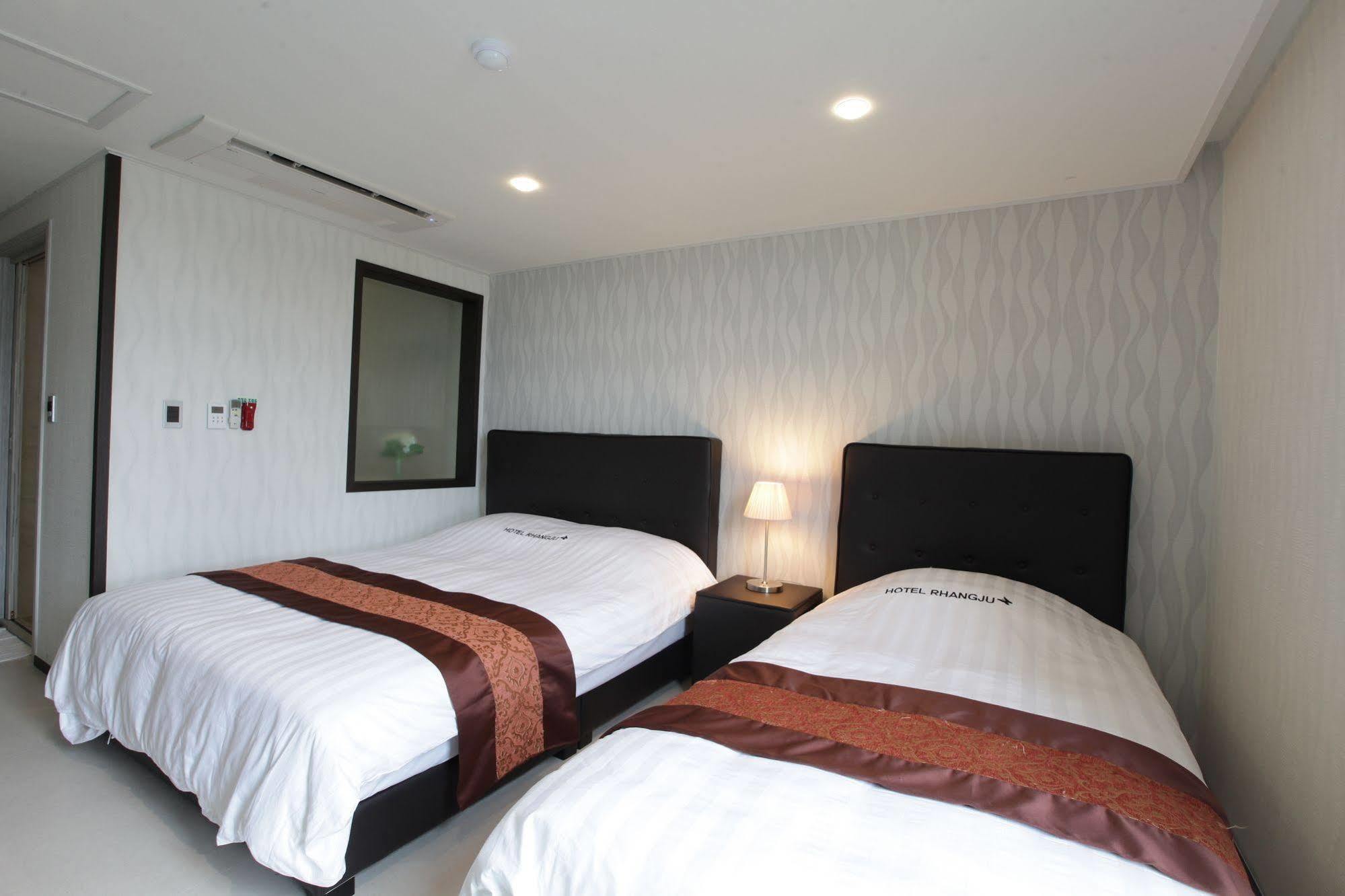 Hotel Rhangju Seogwipo Esterno foto